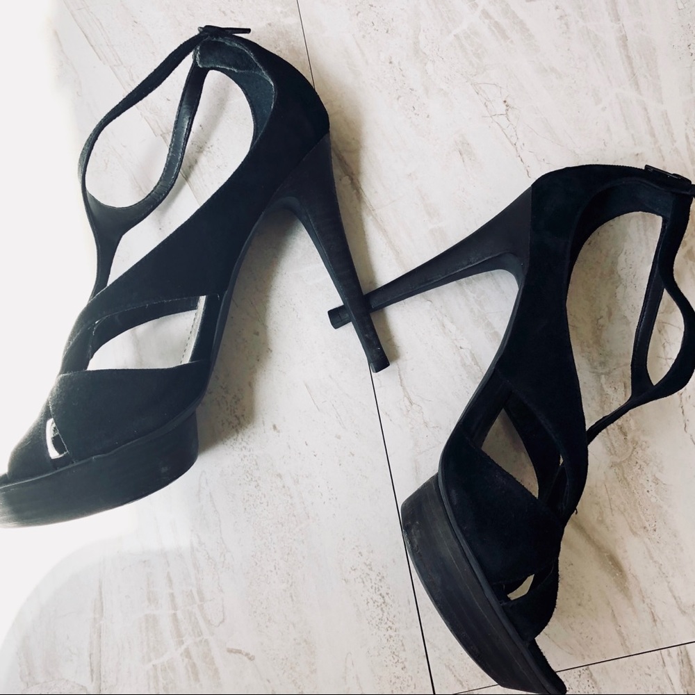 Black velvet BCBGMaxAzria stiletto pumps